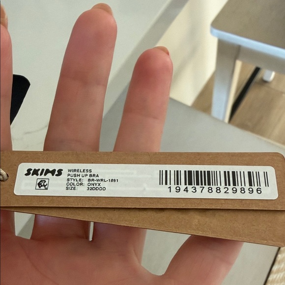 SKIMS WIRELESS FORM PUSH-UP PLUNGE BRA 32D NWT (Lot of 3) - Picture 7 of 10